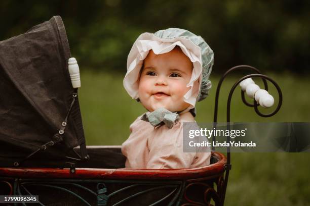 送料無料 透かし編みのベビーボンネット〜編み図＆毛糸のセット〜iichi 日々の暮らしを心地よくするハンドメイドやアンティークのマーケットプレイス