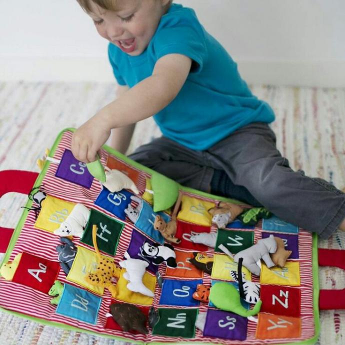 ４・５歳児も一緒に楽しめる 手袋・靴下を使ったシアターと手作り布おもちゃの製作アイディアが満載！『０～３歳児 子どもが喜ぶ！ 手作り布おもちゃ５８』発売株式会社 学研ホールディングスのプレスリリース