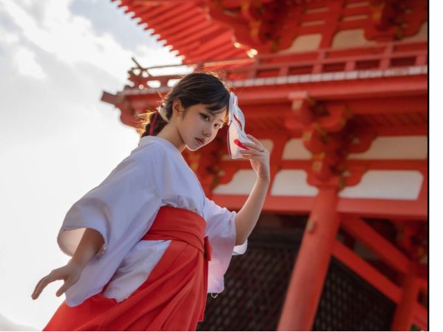 巫女さんの神楽舞奉納＠京都ゑびす神社お火焚祭。: 朝は知恩院でラジオ体操！ の気分 ：by行者橋 渡