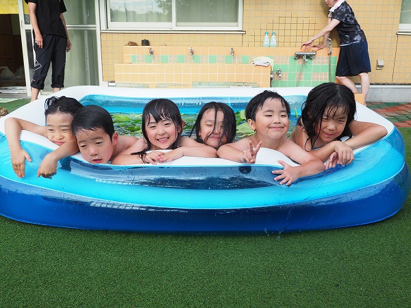 ., お風呂上がりのアイスTime🍨💕, すぐふざけちゃう😂,キッズモデルkidsmodels女の子girl8歳小2小学2年生ロングヘアlonghair女の子ママ3兄妹長女真ん中っ子女の子のママと繋がりたいお風呂お風呂上がりアイスアイスクリームiceicecream