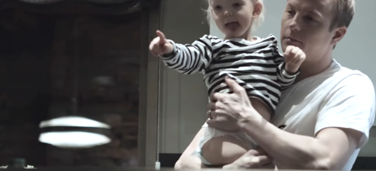 息子と娘の前でライコネンが完全にデレデレしているふぉーみゅらワンワン∪・×・∪