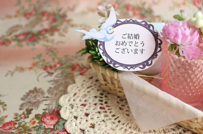 結婚祝いのメッセージカードをおしゃれに作成！AI機能で簡単に手作りできる無料デザインアプリCanva キャンバ