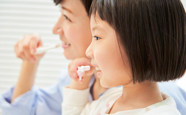年齢別の歯磨き指導ポイントを小児歯科専門医が解説 後編 保育士・幼稚園教諭のための情報メディア ほいくis ほいくいず