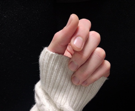 女性は男性の「手・指・腕」に魅力を感じちゃう♡ モテる手を調査したら 奥深い手フェチの世界に迷い込みました 11月5日はイイ男の日Pouch ポーチ