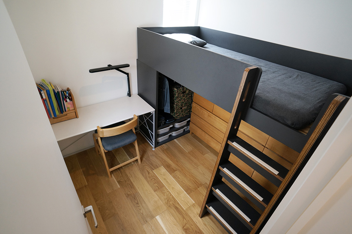 子供部屋のシステムベッドを選ぶポイントハイタイプとミドルタイプを使った結論はハイタイプ一択