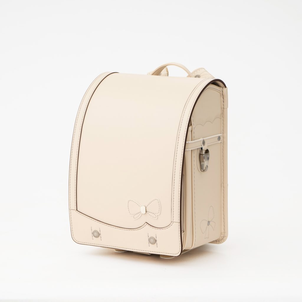 小学校入学準備～子供が選んだ白色のランドセル自然素材と好きなもの