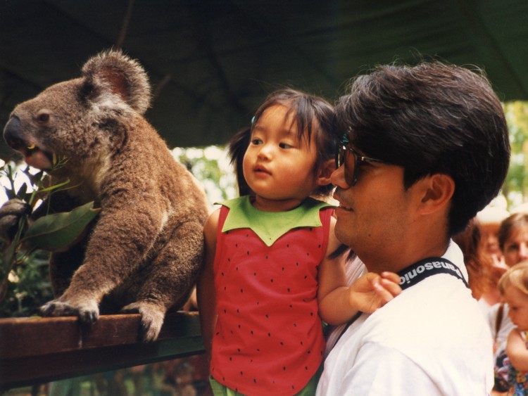 忽那汐里、父親と幼少期の親子ショット公開「めっちゃ面影ある」「素敵なお父様」の声 - スポーツ報知