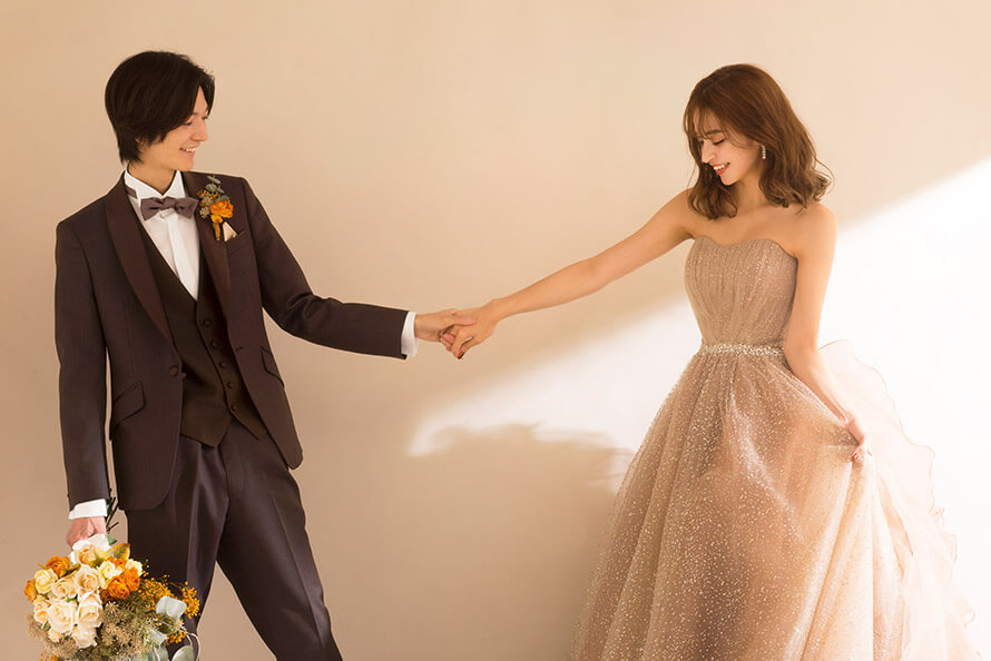 二人らしい“楽しい結婚写真”を残そう！ポップなフォトウェディングのアイデア集