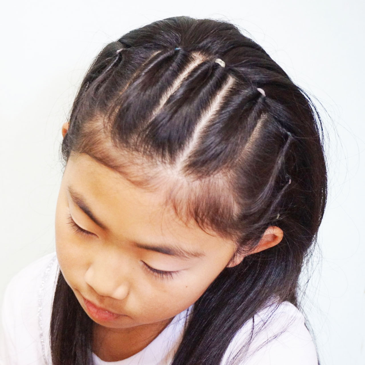 キッズダンスに使えるヘアアレンジ 編み込み・くるりんぱ を解説します！ Gravis 神奈川・東京で人気のチア・キッズチアダンススクール