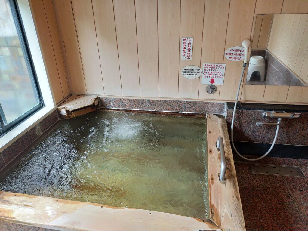 庭園露天風呂とジャグジーの内湯！七城町の温泉「天然家族温泉蘇ざき」