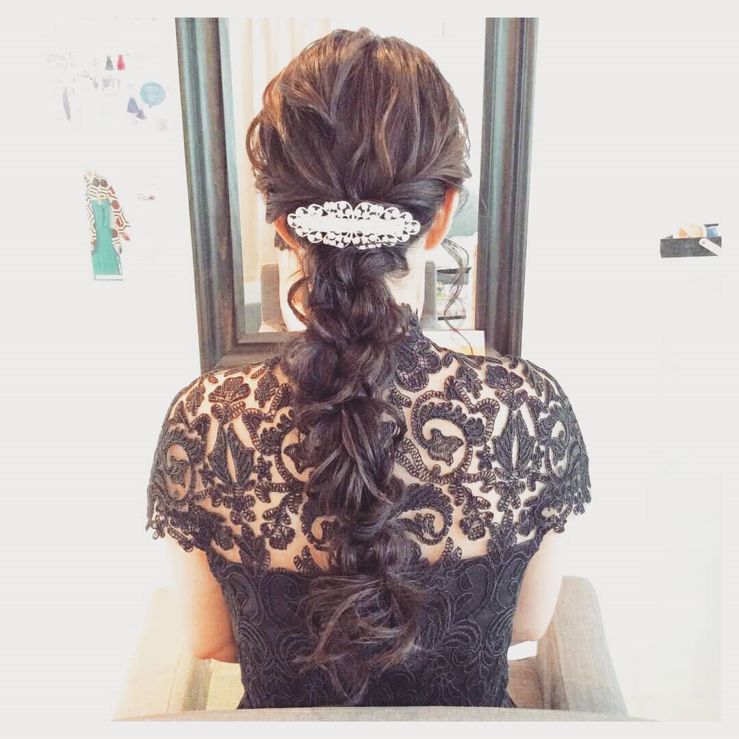 結婚式におすすめの髪型を紹介！抑えるべきマナーと長さ別アレンジ例をご紹介マルイのレンタルドレスDRENi