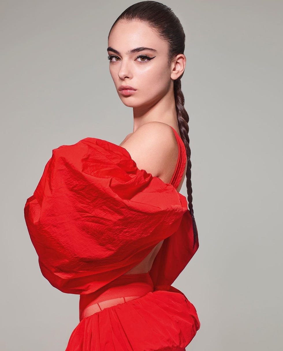 モニカ・ベルッチの娘がランジェリー姿で湖に飛び込む 映画『美しい夏』本編映像&インタビュー動画公開 の画像・写真 - ぴあ映画