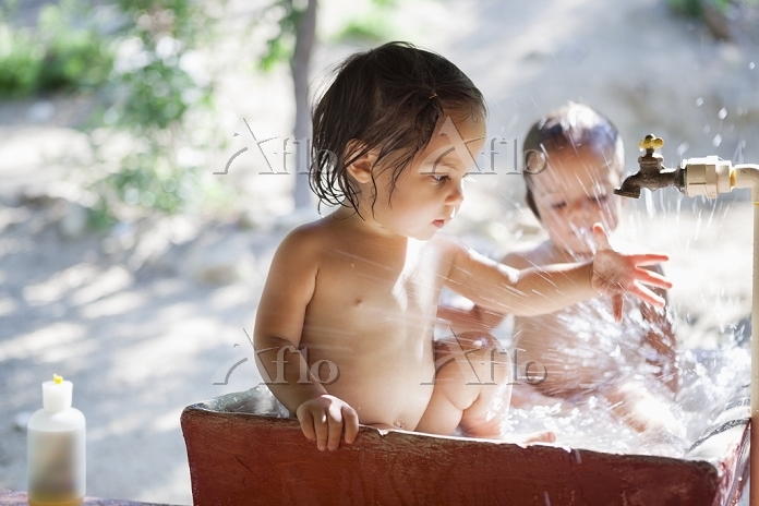 入浴する女の子の写真素材76741285- PIXTA