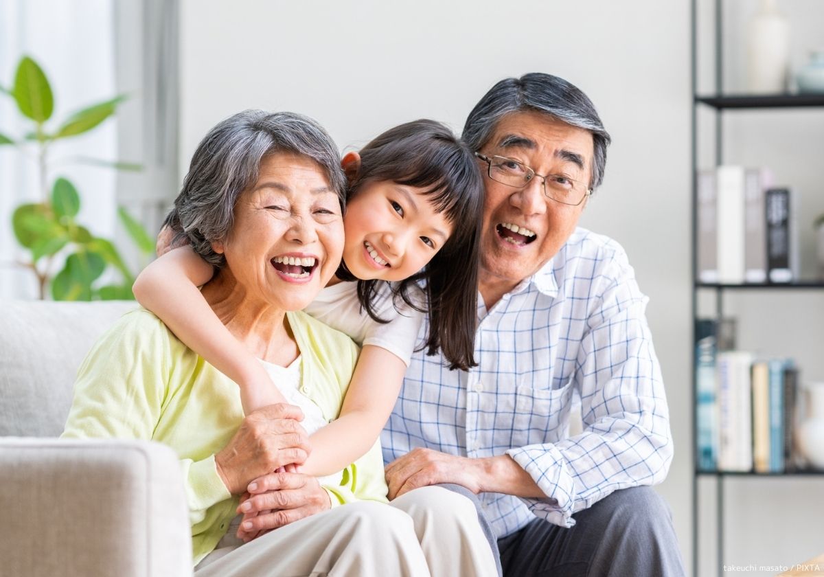 おばあちゃんのイラスト「おばあちゃんと孫」