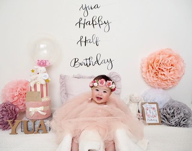 自宅でのハーフバースデーの写真の撮り方を解説！おしゃれに撮るコツも - ハピリィフォトスタジオ