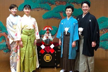 羽野晶紀が夫・和泉元彌と長男の親子写真を公開「息子さん超イケメン」 - スポーツ報知