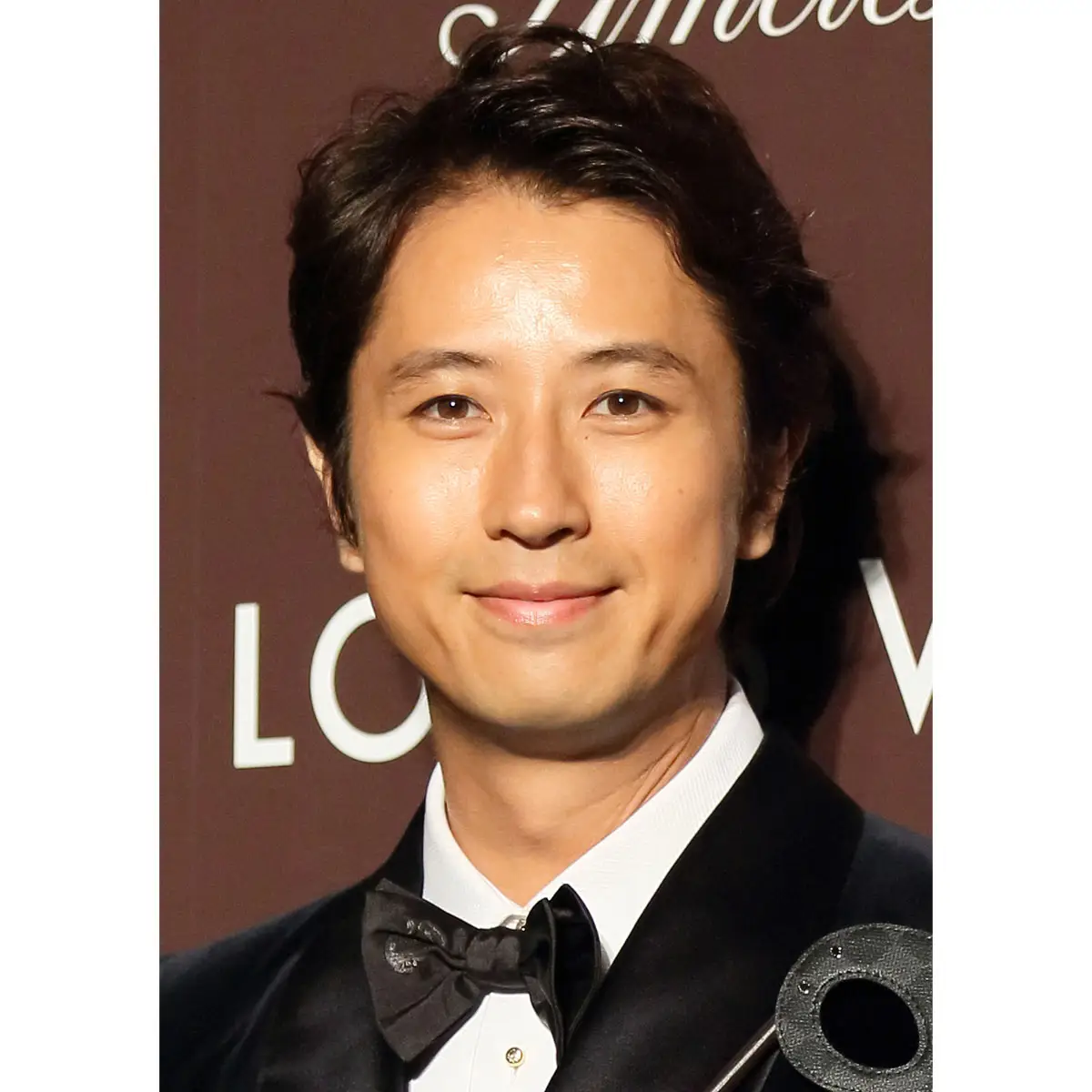 👖だけ揃えた🥹💕 娘はパパがいると基本抱っこ〜 四男は逃走するし写真撮れへんからから抱っこ😂💪7人でいっぱい写真撮れる間に撮っときたい📸💗7人家族5人兄弟四男一女親子コーデ親子リンクリンクコーデ子だくさん家族写真mamagirlmamagirl親子