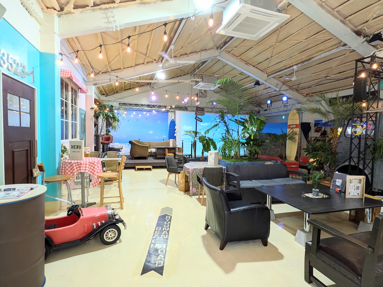 中崎町にあるくつろぎ絵本カフェ89カフェ