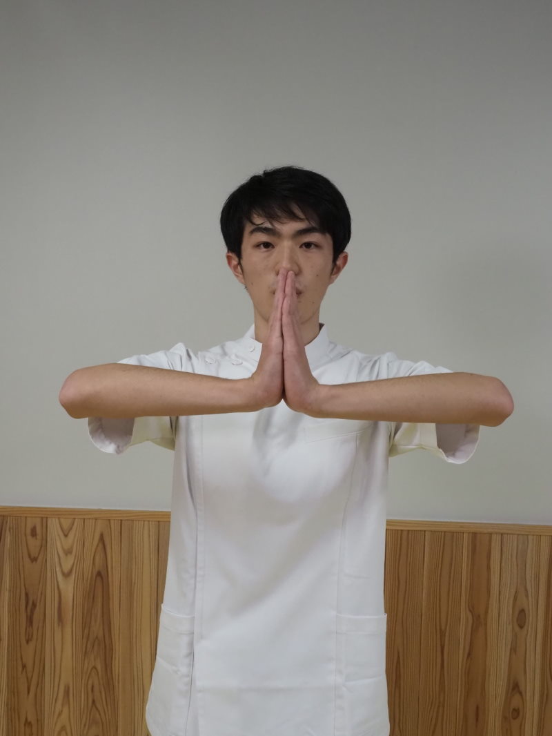 バストアップ合掌筋トレのやり方 アイソメトリックストレーニングをイラストで解説マズレンコ製作所公式ブログ筋トレ専門サイトGLINT