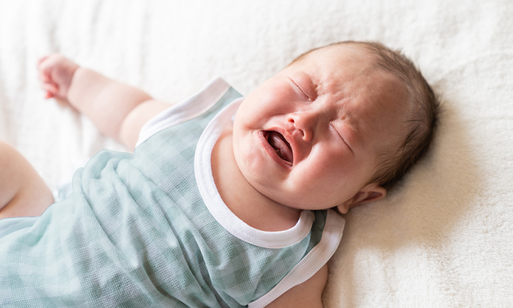 赤ちゃんの寝かしつけに有効な方法は？月齢別の寝かしつけのアイデアや注意点もご紹介ふとんのクリーニングなら「おうちdeまるはち」