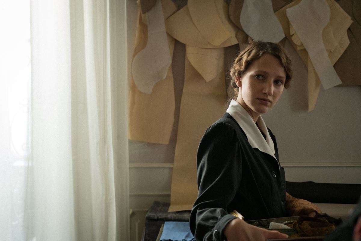 イタリアの宝石」モニカ・ベルッチの妖艶美を受け継ぐ娘ディーヴァ、16歳とは思えぬオーラで圧倒 SPUR NEWS