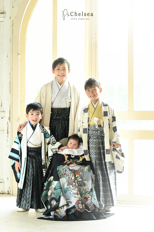 4兄弟末っ子のお宮参り写真撮影宝塚市の写真館スタジオオレンジ・モンテシート