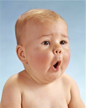 変顔がかわいすぎる！思った方はコメント欄に😊 にこにこ で教えてくださいね👏@fotowa.jp ←他の人気投稿はこちらから🎶 赤ちゃんの変顔は表情豊かでついつい見返したくなりますよね💕・ 半開きのお目目やおちょぼ口、お顔のパーツがキュッと中心に寄っていたり