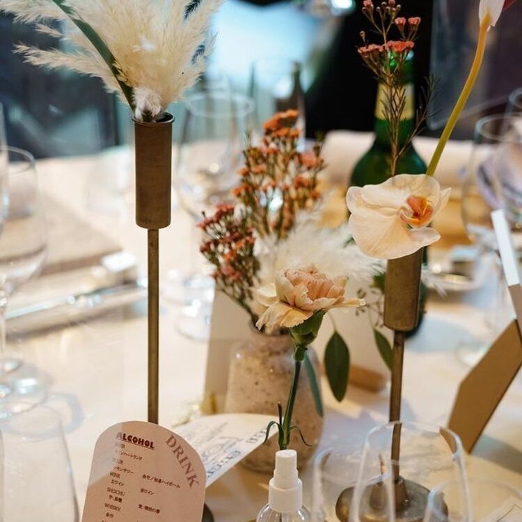 テーブル装花６選おしゃれ見えする「ミニマル装花」って？最新トレンドARCH DAYS
