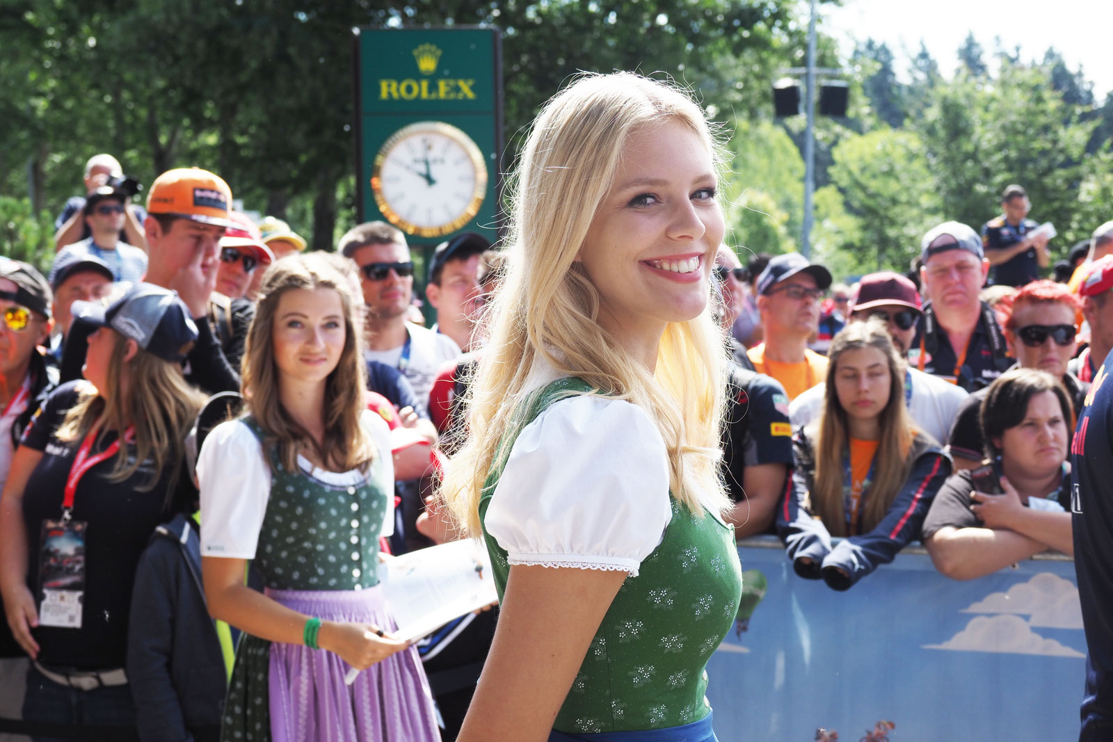 オーストリアの女性兵の美しさ_新華網日本語