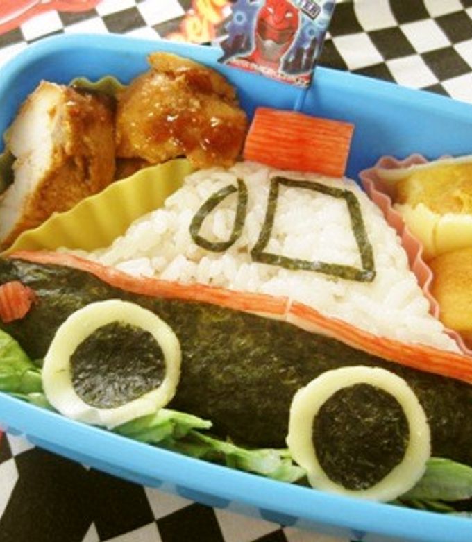 お弁当⋈ パトカー弁当⁡ 本日ご紹介するのは @marumaru_obt さんの投稿です🍀 ⁡ ▸▸▸ ¨̮ いつもありがとうございます𖧷⡱慣れなくてfontに戻しました🤣 正方形は見にくいかな？👀💦 ⁡ ⁡ ⁡ 年少さん息子のお弁当記録𖠋ᐝ ¨¨¨ ¨¨¨ ¨¨¨ ¨¨¨ ¨¨¨¨¨¨ ¨¨¨ ¨¨¨ パトカー