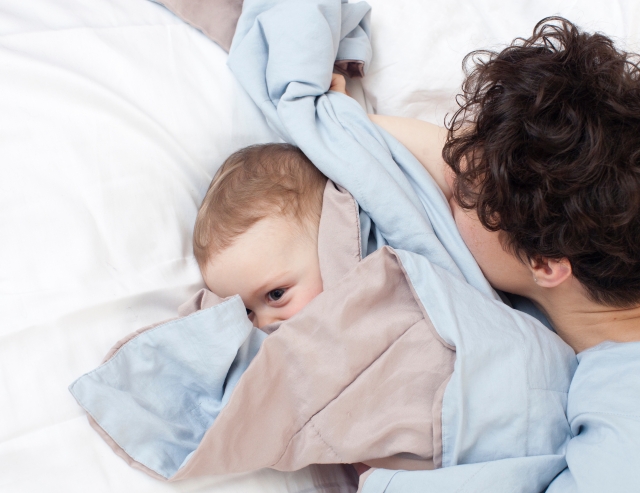 Amazon.co.jp: 黒人の生まれ変わった赤ちゃん人形、新生児人形ビニールリアルな全身新生児人形、幼児の男の子の女の子の誕生日プレゼントのためのインタラクティブなゲームのおもちゃ,I: おもちゃ