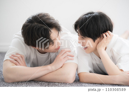 前撮り写真のポーズの参考にも！先輩花嫁様の「いい夫婦SHOT」見せて！ - おしゃれな結婚式を綴るコラム ファルベ