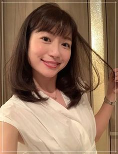 ひな祭り🎎🤍 33年前→現在👧 実家にわたしのひな人形を飾ってもらっていたので、 娘に見せに行きました☺️30数年経っているのですがお人形の美しさは健在。人形職人の方のすごさを実感、そして大切に保管してくれていた両親に感謝です。ちょうど遊びにきていた弟家族