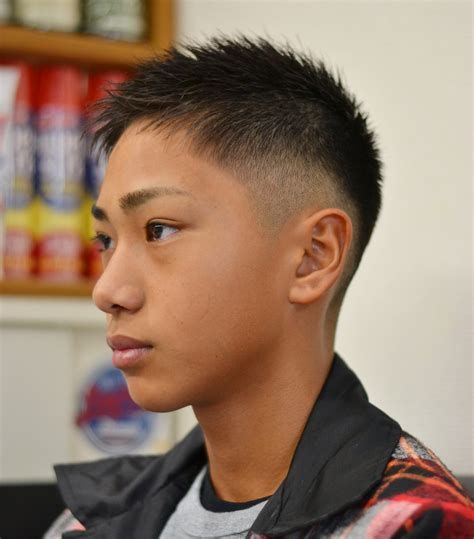 スキンフェード、おしゃれ坊主来店したお客様のヘアスタイルTHE BARBER EROICA 東浦和店P5台あり