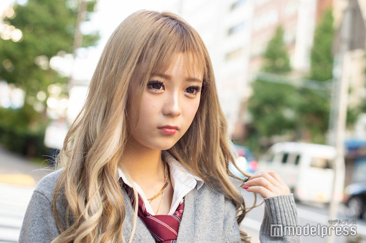 令和時代のJK制服コーデトレンドTOP3、清楚系、ギャル系、もうひとつは？@DIME アットダイム