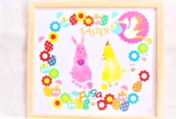 手形足形アート ふあり - <春イメージのサンプル> 今日は昨日と打って変わって、良いお天気🌼✨ このまま暖かくなったら良いのに😫 というわけで、春が待ち遠しいので 笑春イメージのサンプル作りました♡ 足形でハチさん🐝 @tegata_art_himawari かんばら先生考案