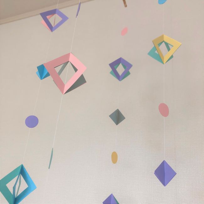 子どもといっしょに！紙皿くるくるモビールづくり おすすめ子ども用はさみ・のりも紹介！つづる