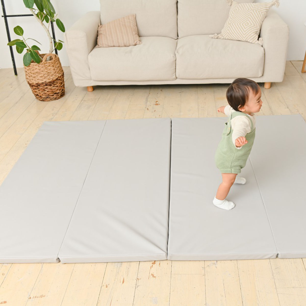 北欧のおしゃれなプレイマット選び方やeeveveのアイテムをご紹介