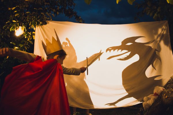 保育に使える！セロハンを使った製作アイデアを紹介します！ 製作・花火・簡単・おしゃれ・工作・ステンドグラス・プラスチック・化学・素材・折り紙保育 士くらぶ