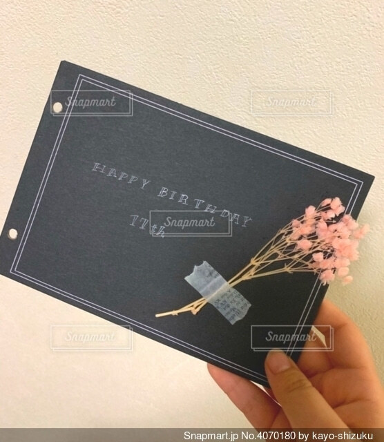 彼の誕生日や記念日にアルバムを贈ってみない？初心者～上級者までOKな作り方のアイデア10選♡MERY