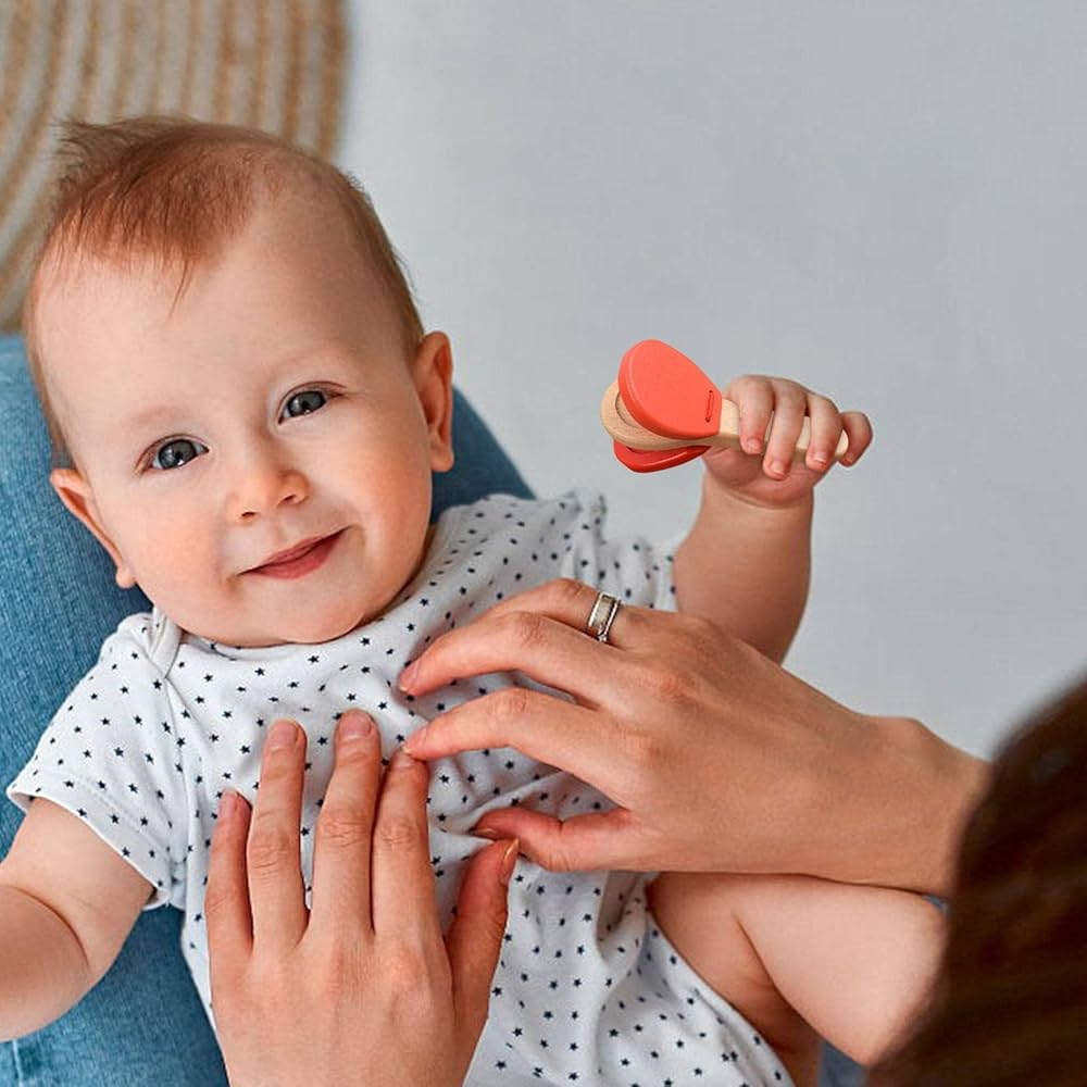 外に素敵な笑顔と拍手の女の赤ちゃんの写真素材・画像素材 Image 15635595