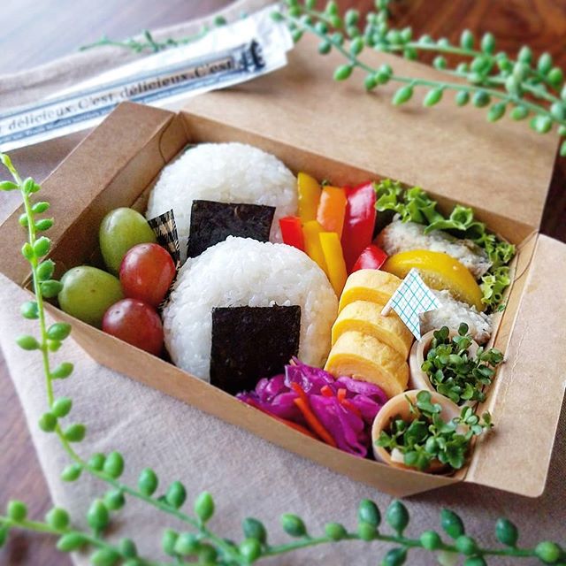 キャラおにぎりの詰め方の工夫～うさぎちゃんおにぎり弁当～