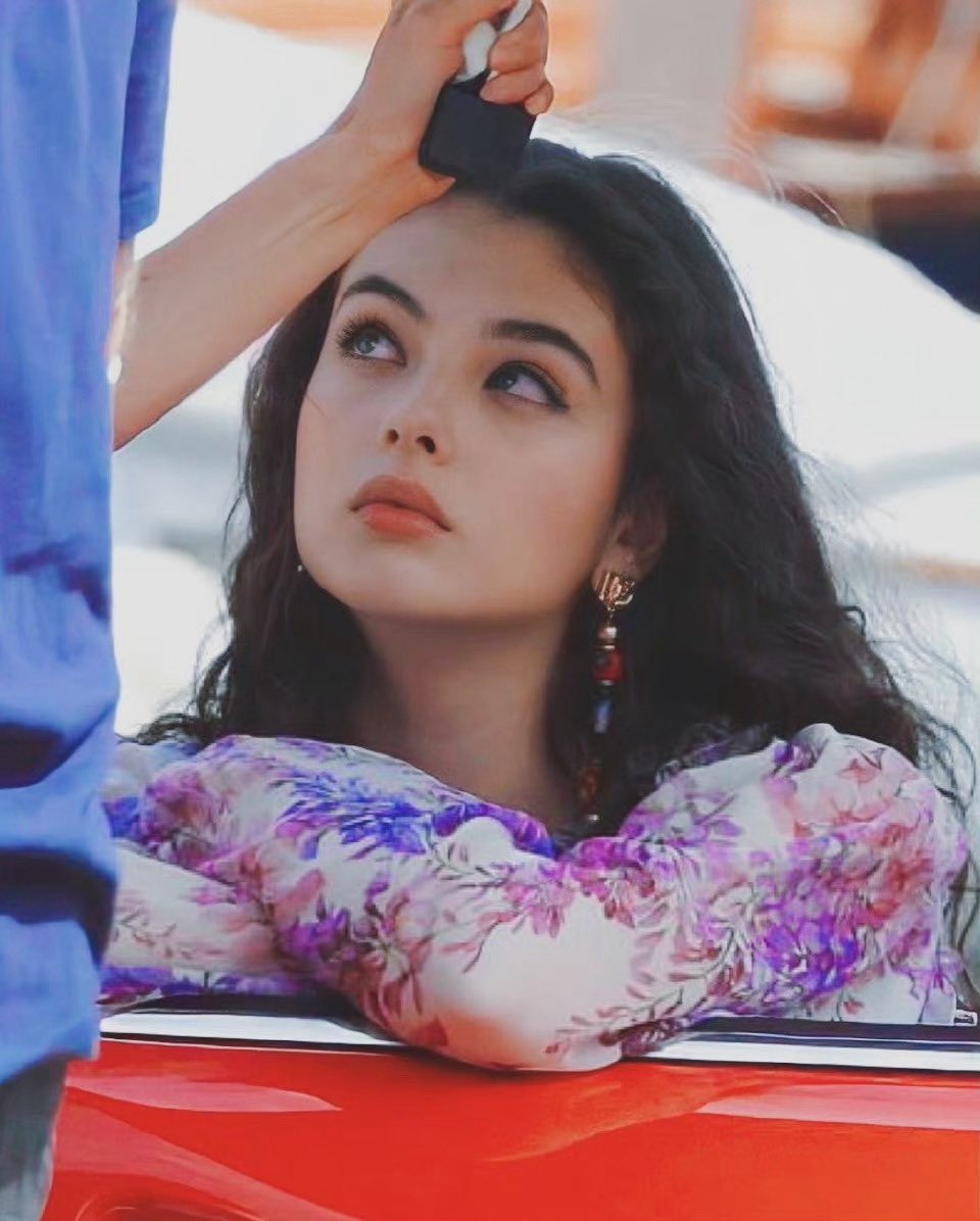 モニカ・ベルッチ、ドルチェ&ガッバーナの限定版口紅でモデルに - ライブドアニュース