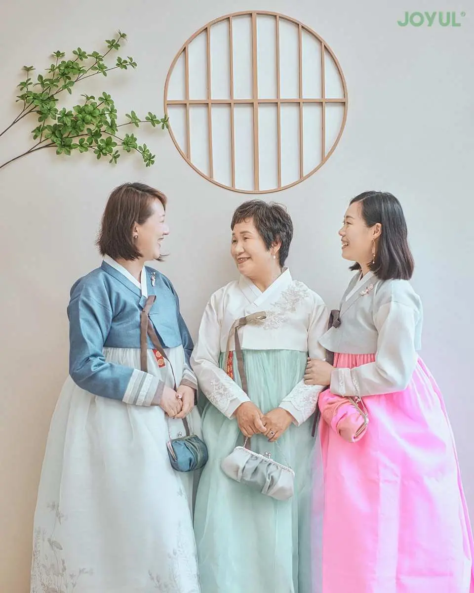 2025年 新 韓国 家族 ポートレート 撮影 服 スタジオ テーマ 4人 写真 親子 ドレス