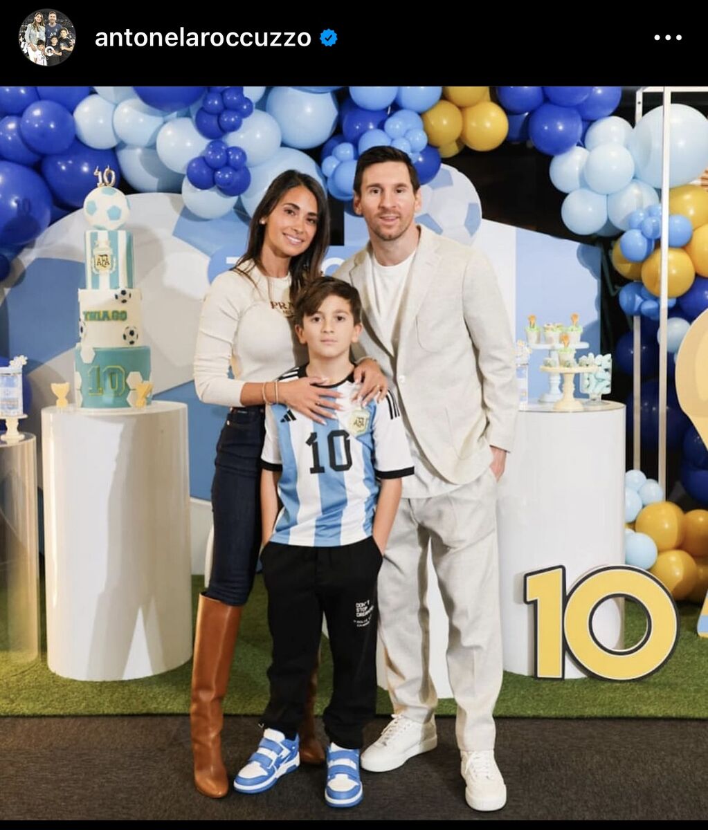 年収81億のサッカー選手リオネル・メッシの背中にタトゥーされた女性の正体とは?フロントロウ