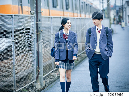 高校生カップルの初デートは花火大会! 懐かしい気持ちを思い起こさせる、初々しい関係 きらきら、あおい毎日が発見ネット