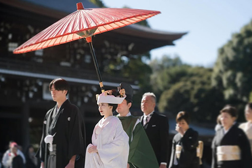 神社の結婚式はゲストも和装？ 親族や友人など関係性別に服装をご紹介！ NGポイントや神前式でのマナーもチェックマイナビウエディング