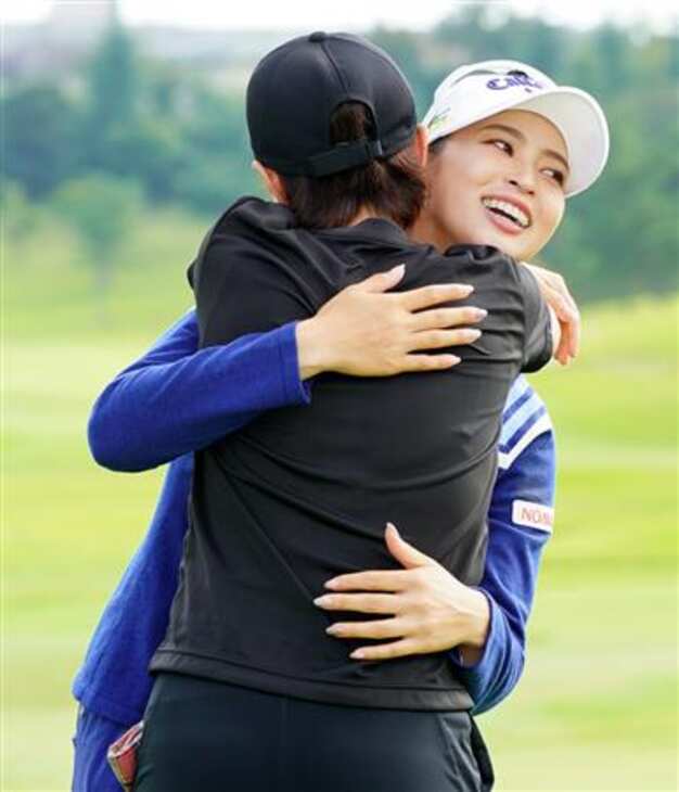 女子ゴルフ・柏原明日架、6年ぶりツアー通算3勝目 家族の前で復活Ｖに「長かった」と涙：中日スポーツ・東京中日スポーツ