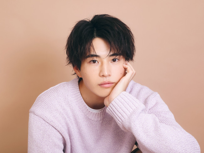 中村倫也さんと宮世琉弥さんがCM初共演！ひとくちルマンド新TVCM「ひとくちルマンドデビュー」篇 10月3日 火 より放映開始株式会社ブルボンのプレスリリース