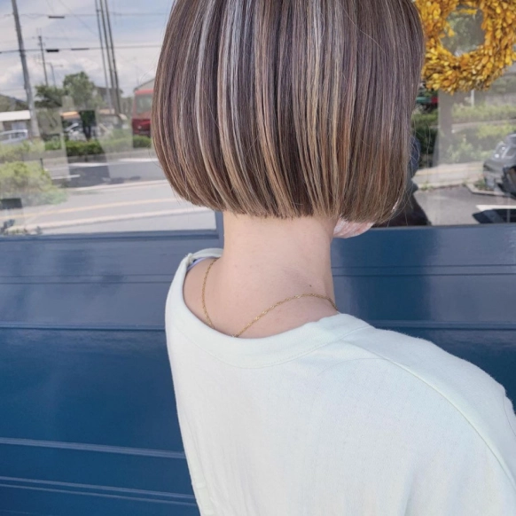 男の子ハイライトカラーメッシュツーブロック：L223124688ミニヨン バイ ハピネス 高の原店 mignon byHappiness のヘアスタイルホットペッパービューティ